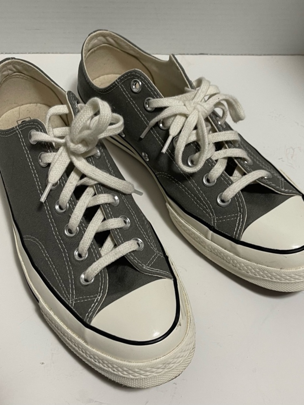 Converse Low-Top Sneakers in Gray and White Canvas size 10.5